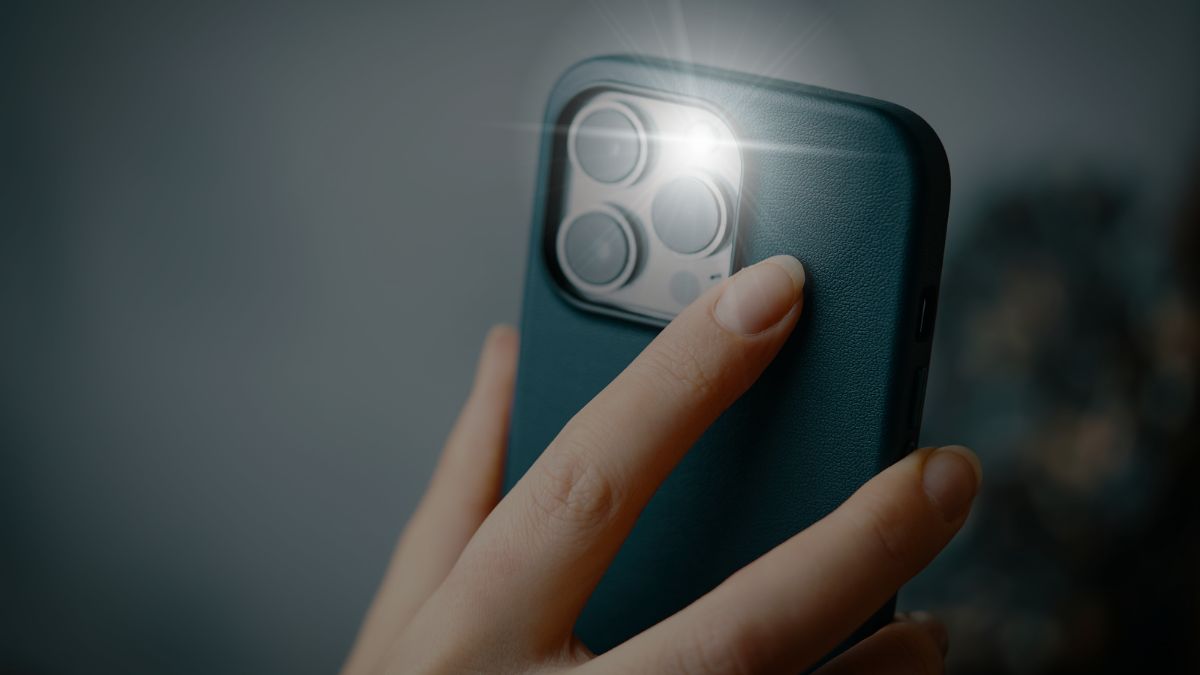 Cách bật đèn Flash khi có thông báo trên iPhone đơn giản